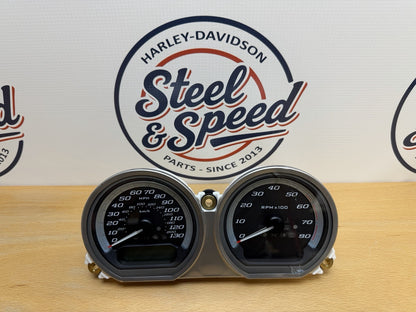 Genuine Harley-Davidson Touring Instrument Cluster Speedometer Dual 70900120A0