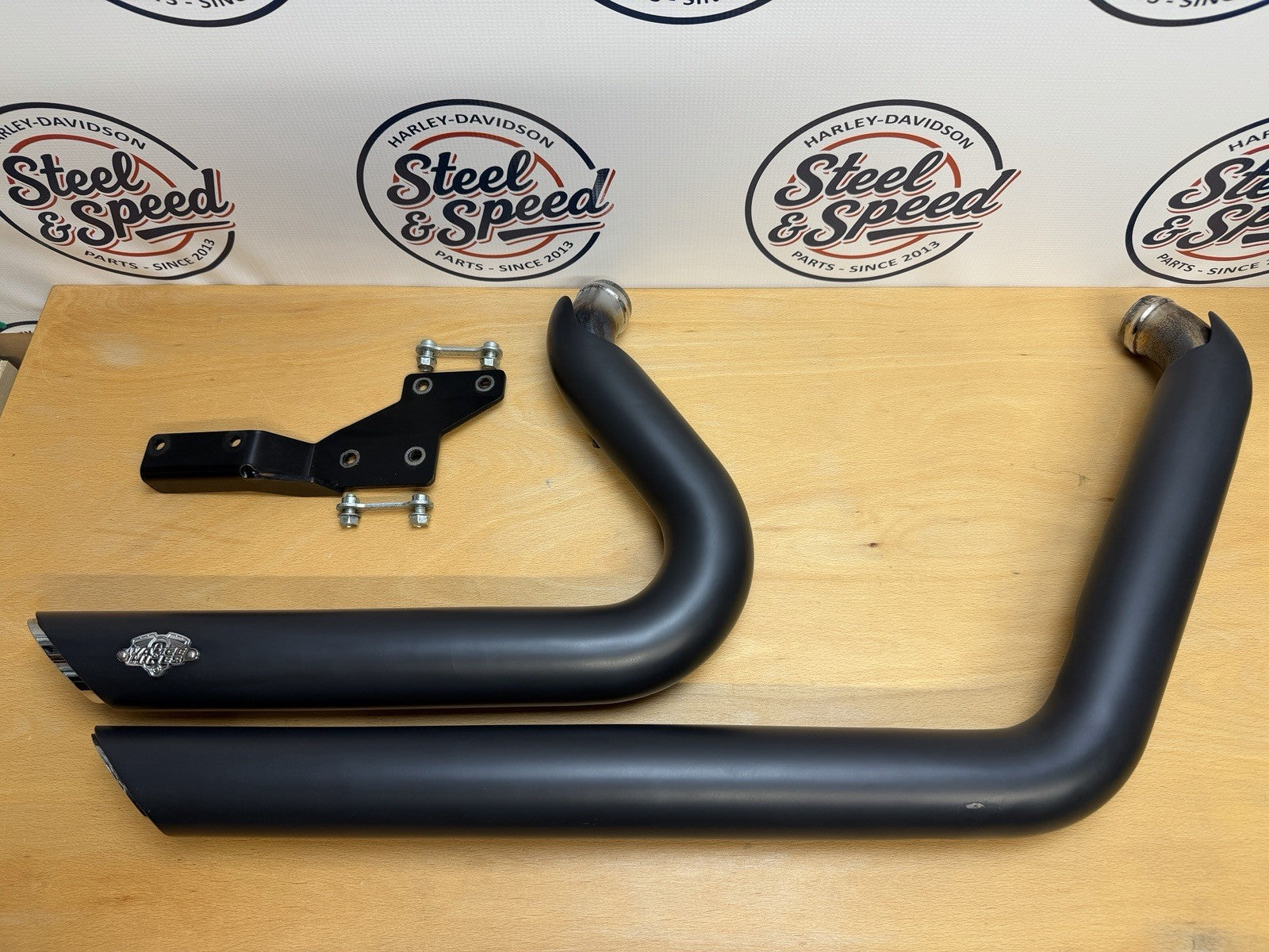Vance & Hines ShortShots 2 into 2 Exhaust For Harley-Davidson Softail MK8 472330