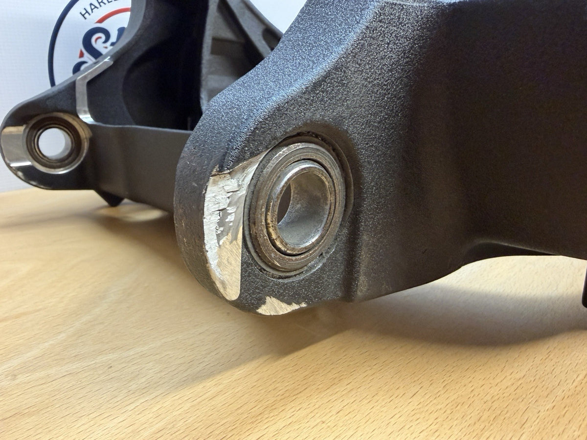 Genuine Harley-Davidson Softail FXDRS Swingarm Wrinkle Black 474001149