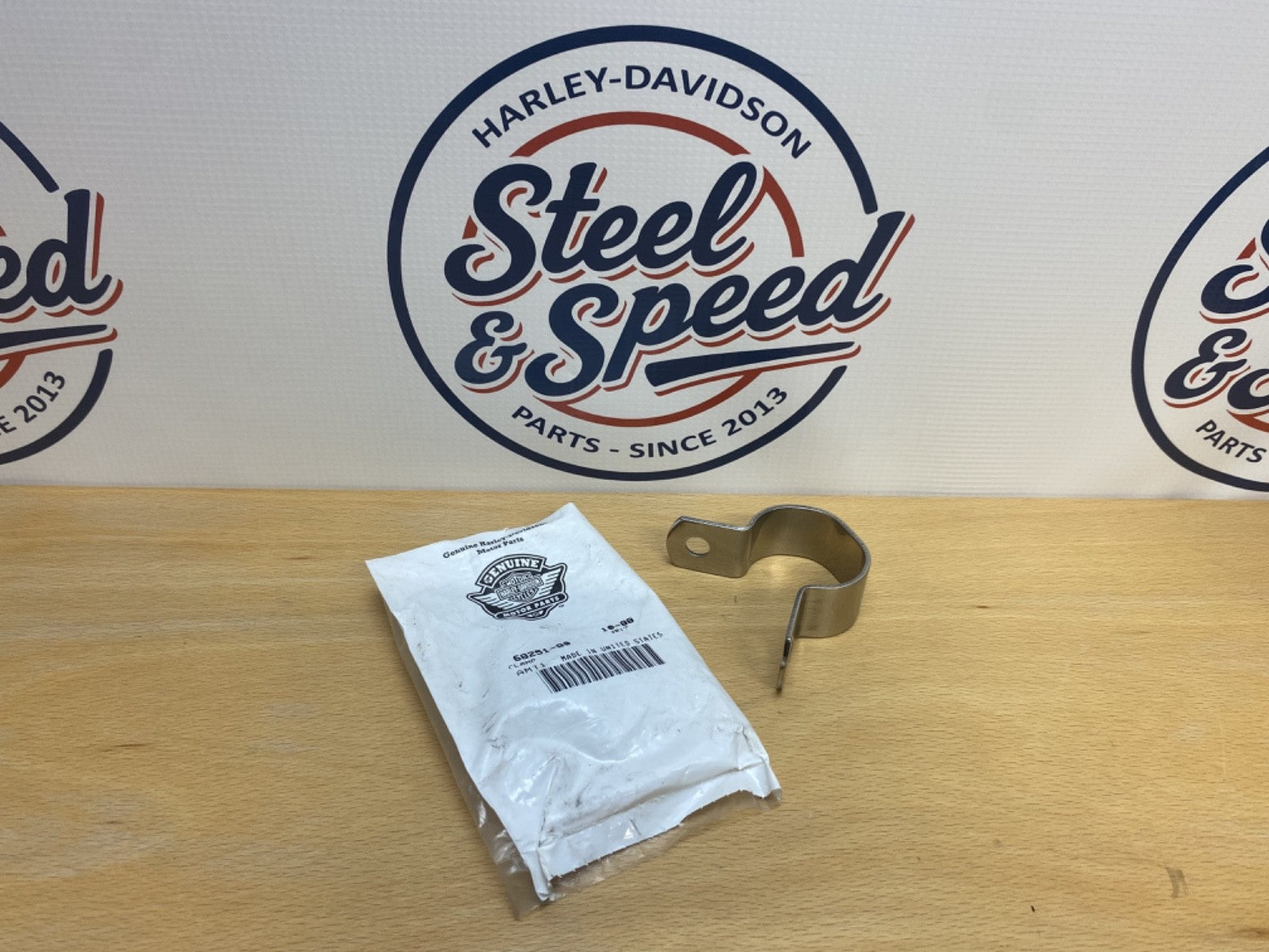 Genuine Harley-Davidson Passing Light CLAMP 68251-801