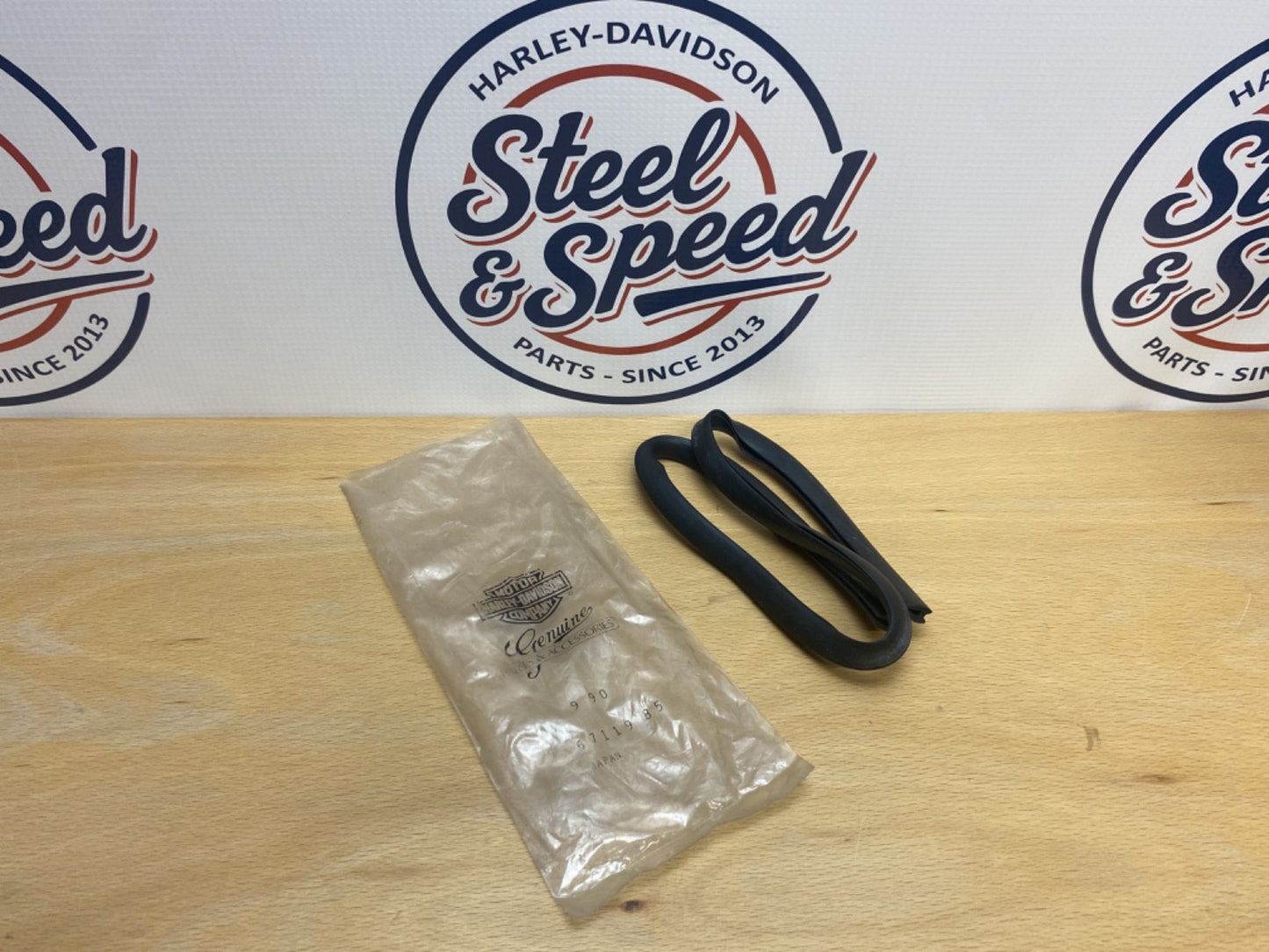 Genuine Harley-Davidson Instrument Console Dash TRIM GASKET 67119-850
