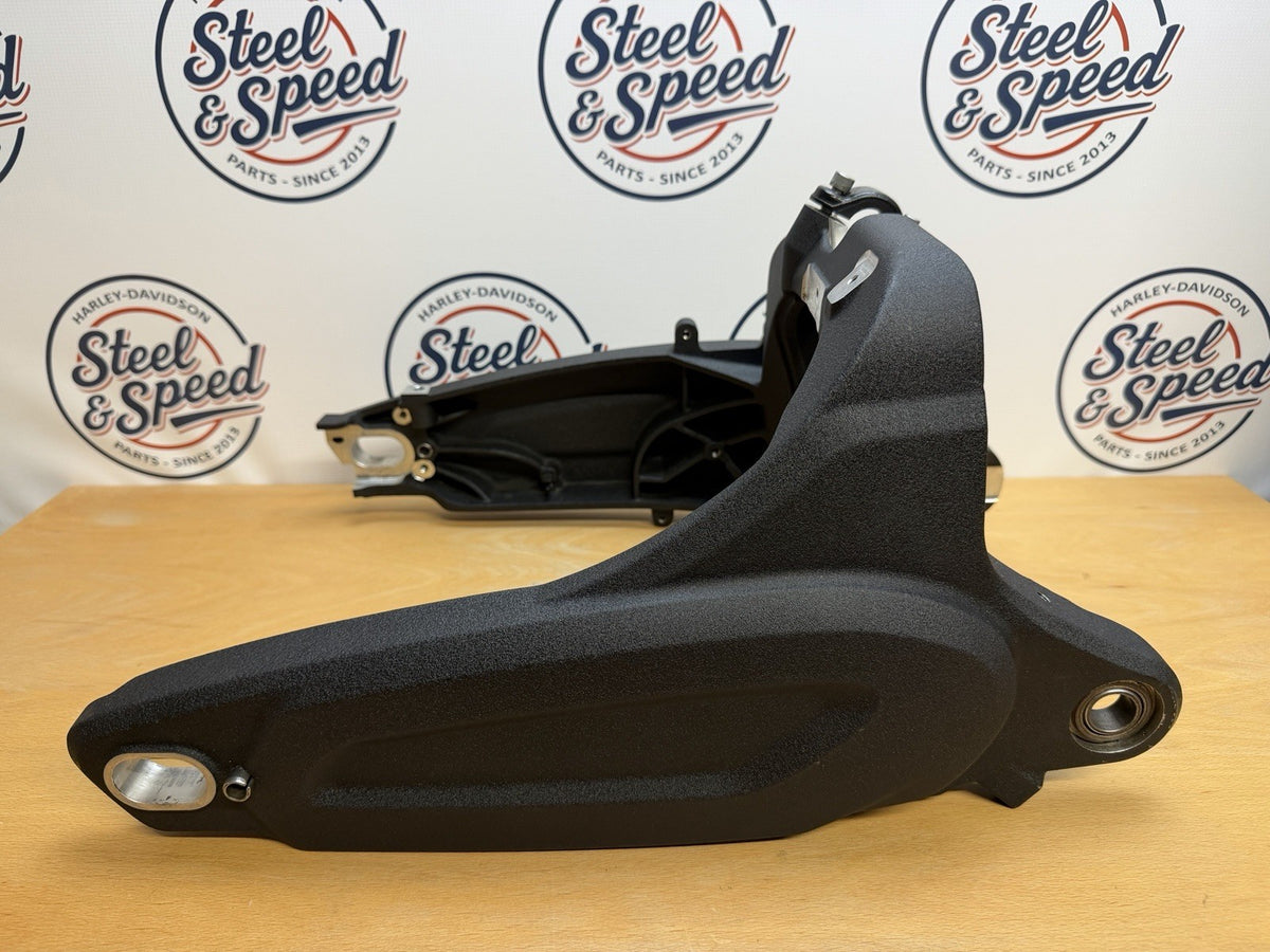 Genuine Harley-Davidson Softail FXDRS Swingarm Wrinkle Black 474001141