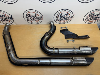 Vance & Hines ShortShots 2 into 2 Exhaust For Harley-Davidson Softail MK8 472332