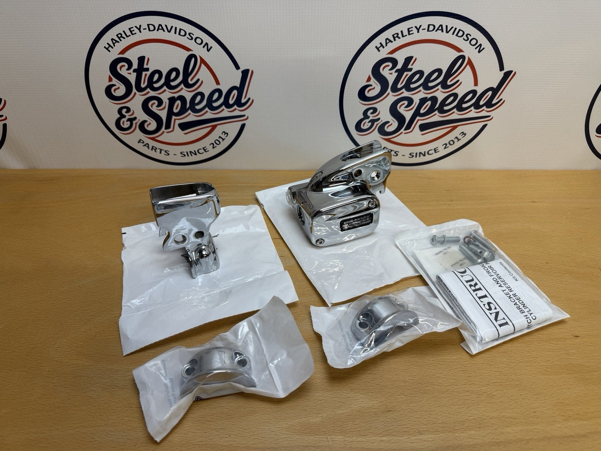 Harley-Davidson Clutch Bracket and Master Cylinder Reservoir Kit Chrome 417004801
