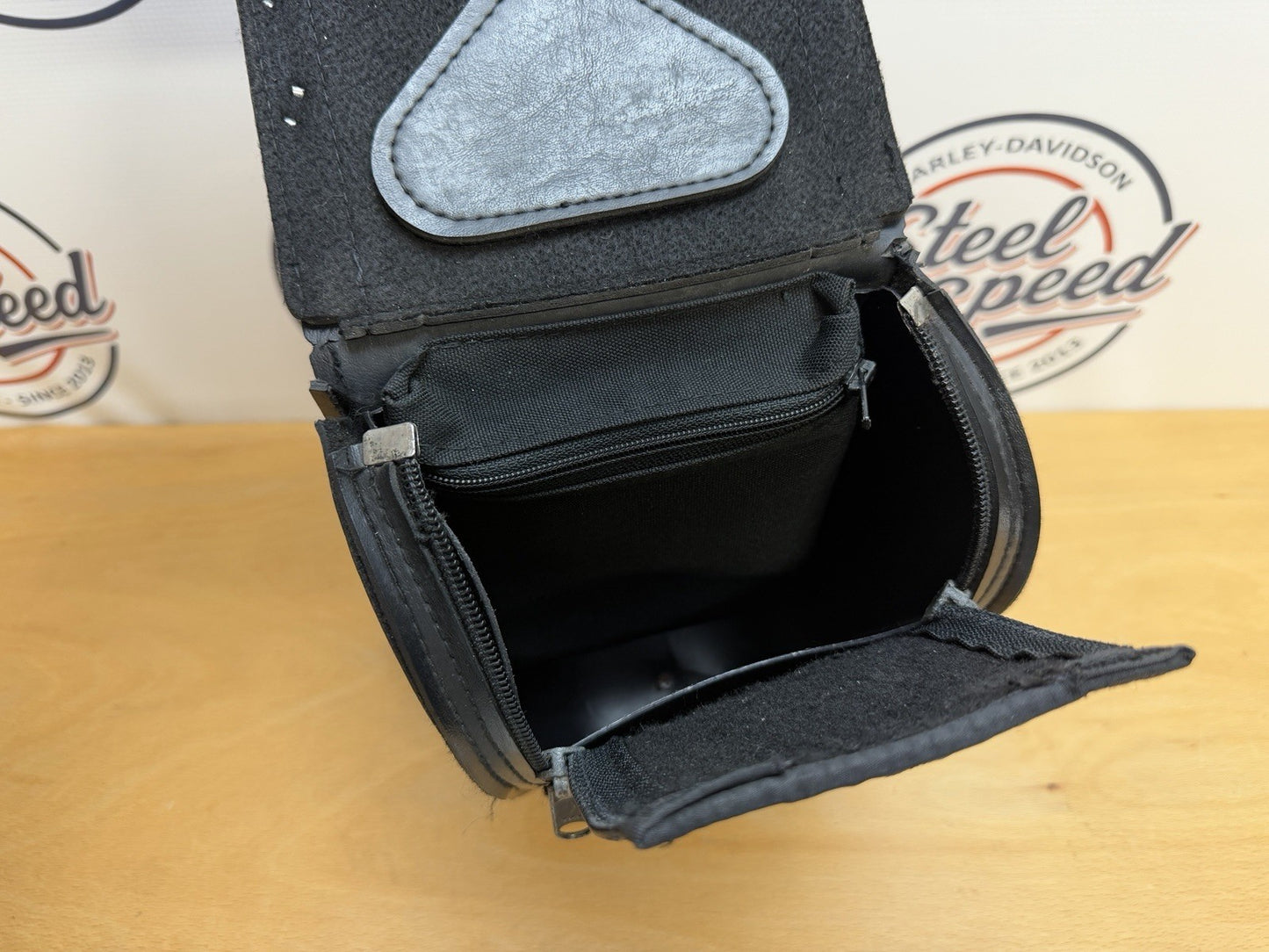 Genuine Harley-Davidson Saddlebag Guard Bag V-Logo Left Side3