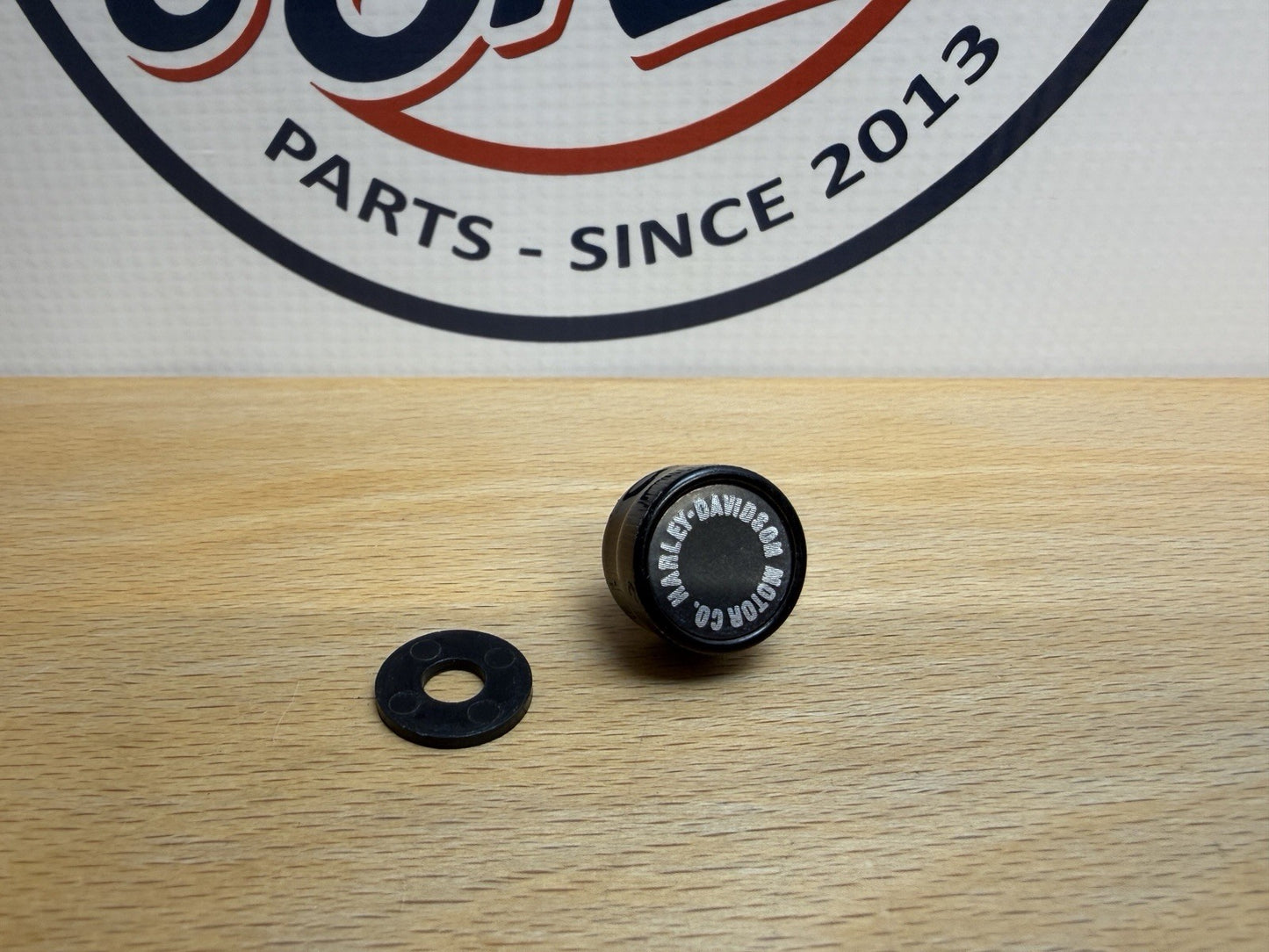 Genuine Harley-Davidson Quick-Release Seat Hardware Kit - Gloss Black 105000932