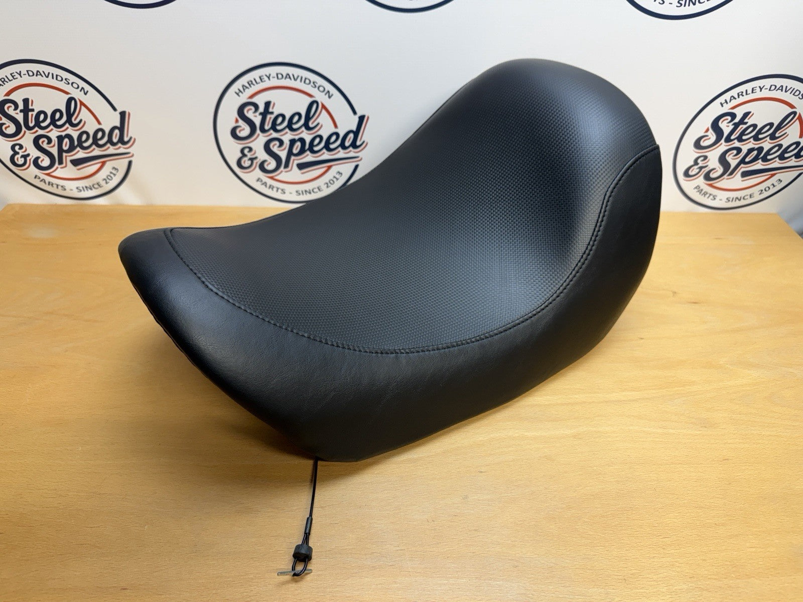 Genuine Harley-Davidson V-Rod RIDER SOLO SEAT 52383-010