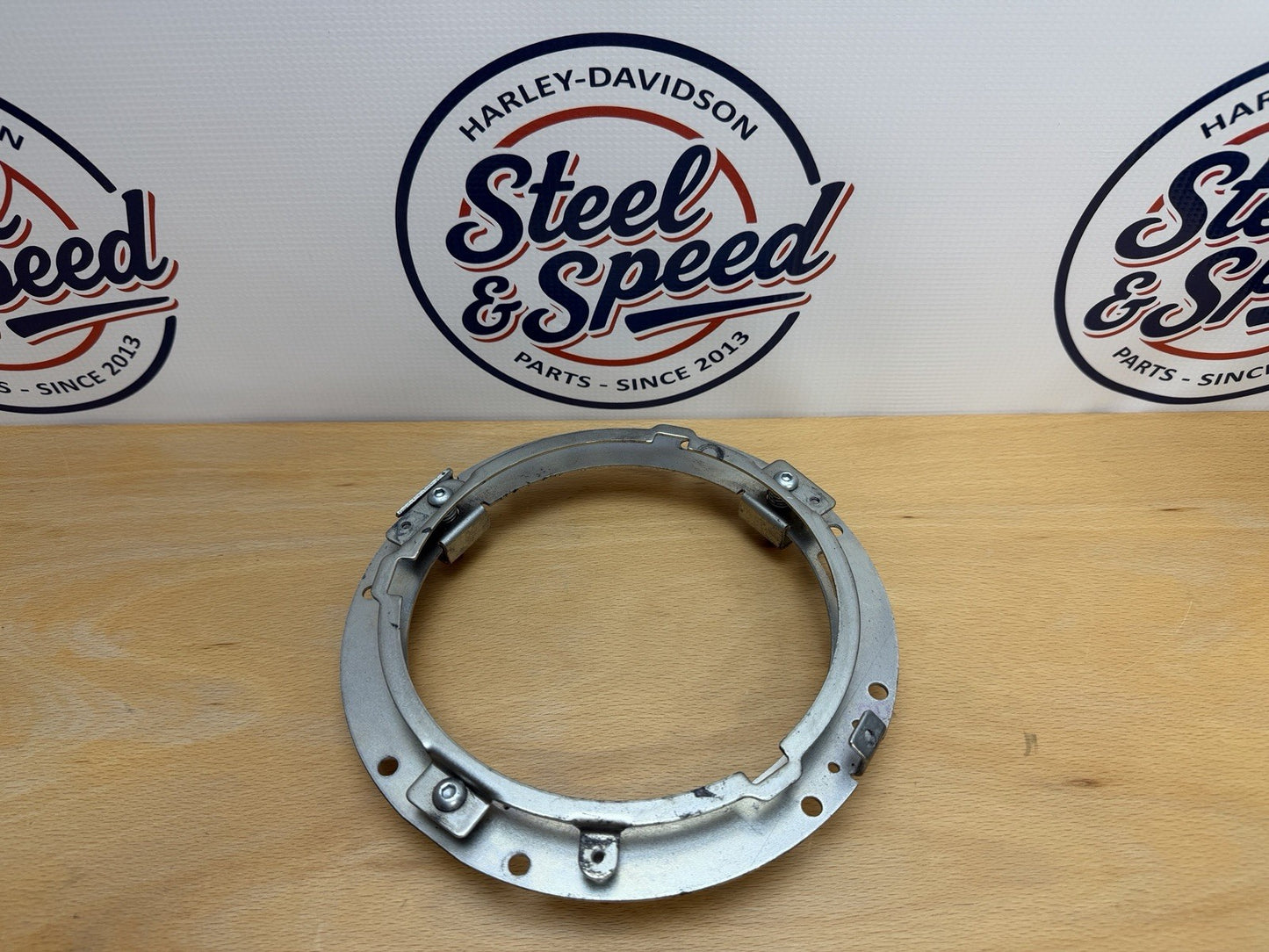 Genuine Harley-Davidson Touring 7" Headlight Headlamp MOUNTING RING 677002040