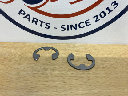 Genuine Harley-Davidson Rear Wheel Axle RETAINING CLIP (Set of 2) 41139-021