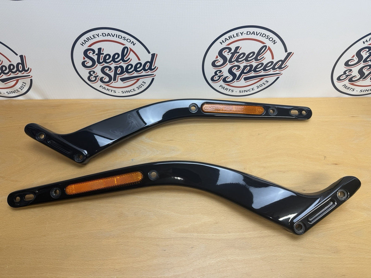 Genuine Harley-Davidson Softail Rear Fender SUPPORT / STRUTS Gloss Black Pair0