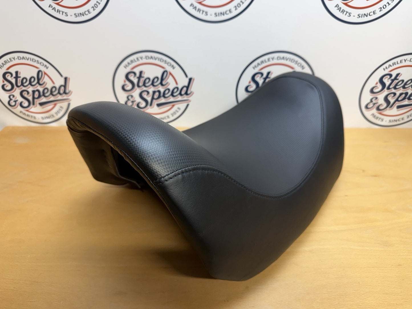 Genuine Harley-Davidson V-Rod RIDER SOLO SEAT 52383-015