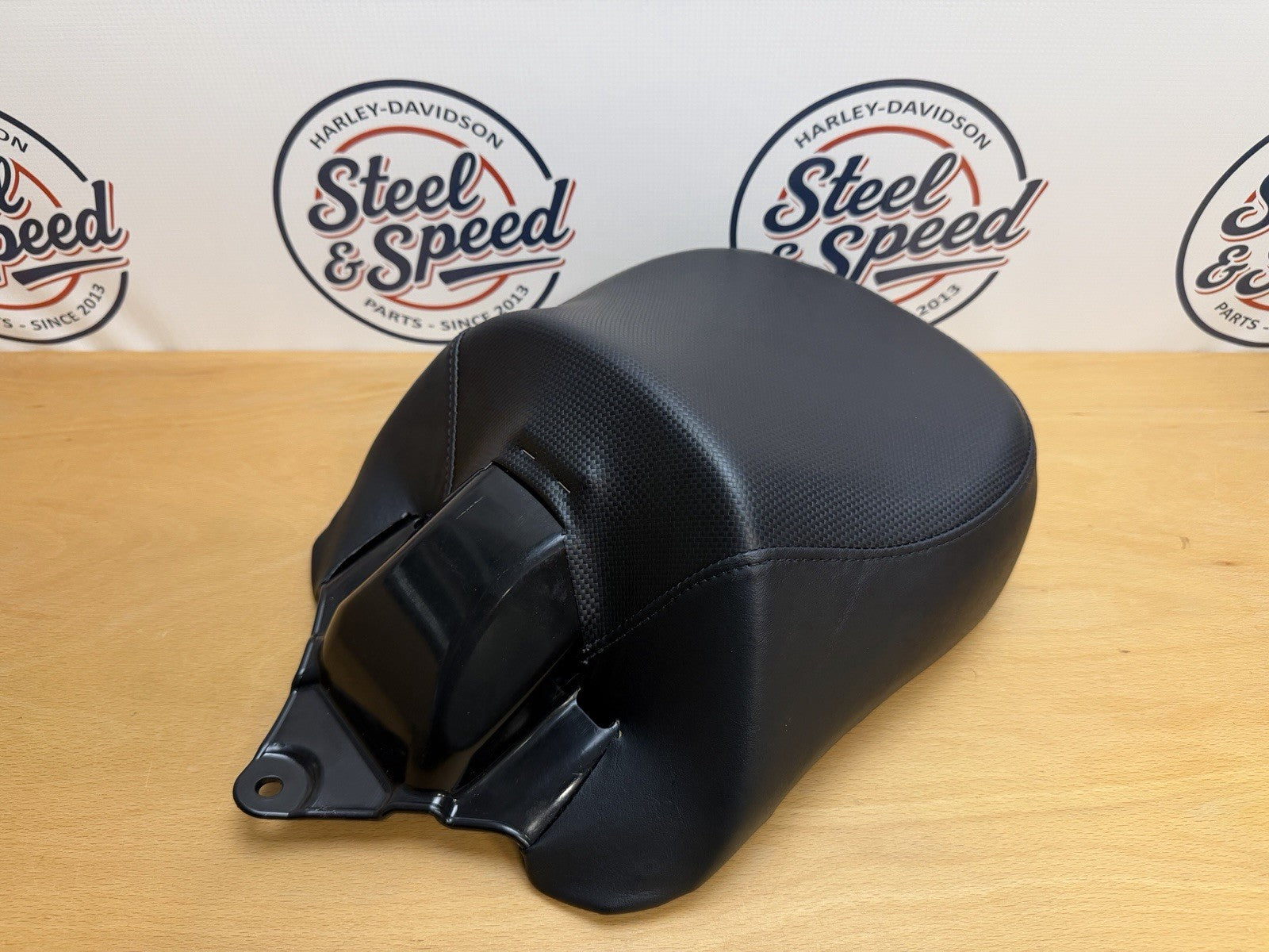 Genuine Harley-Davidson V-Rod Touring PILLION PASSENGER SEAT 52023-01A0