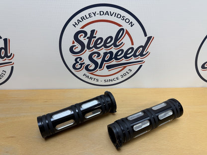 Genuine Harley-Davidson Edge Cut Hand Grips 57454-100