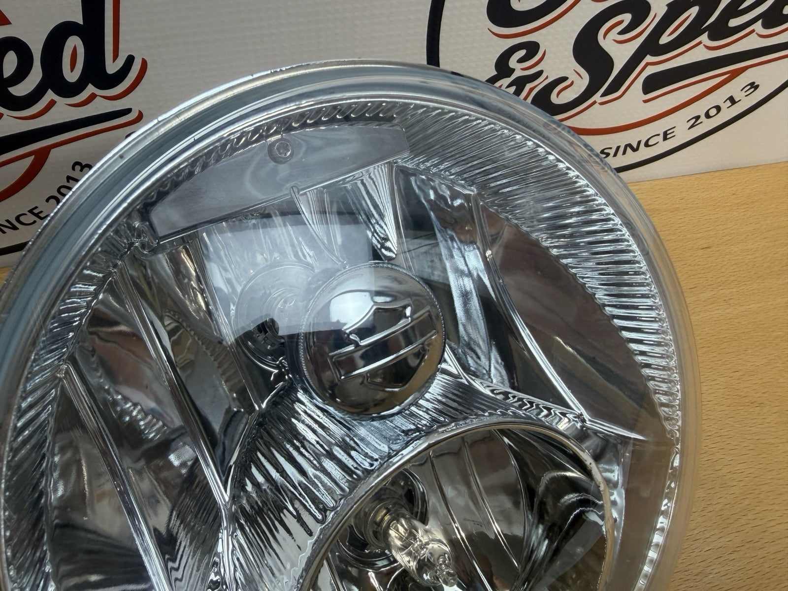 Genuine Harley-Davidson 7" Headlight Dual Halogen Touring 67700065 (67700072)1