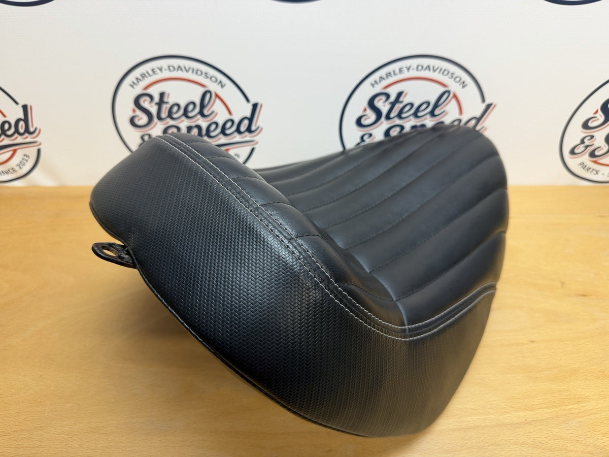 Genuine Harley-Davidson Softail Street Bob Solo SEAT 520006063
